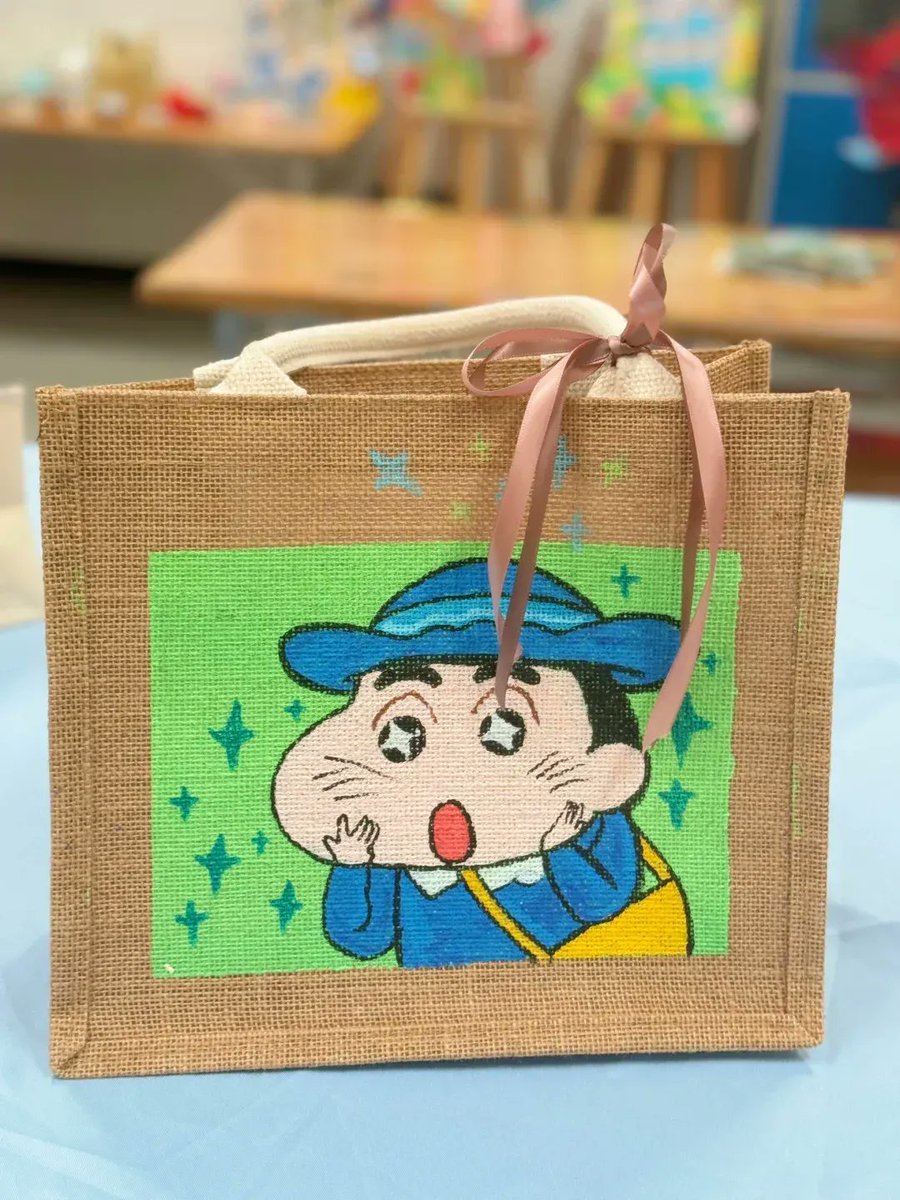 aoj2200's tweet photo. Just made a personalized canvas tote with hand-painted wildflowers! Super easy DIY project for a lazy Sunday—no fancy tools needed, just acrylic paint and a blank bag ， https://t.co/0uwHMo9n9R
