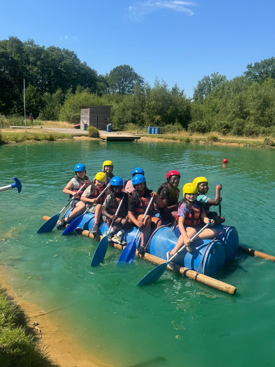 ApplegarthAc's tweet photo. Group 1 - Fantastic teamwork building your rafts, then plenty of smiles and splashes to celebrate a great session! 🌊 🛶 #makingasplash #teamwork https://t.co/xdCEoCPPni