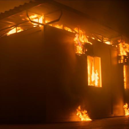 seringasw52's tweet photo. @LS811922 Tem que respeitar o incêndio kkkkkkkkkkkkk https://t.co/jfAZq3zvAc