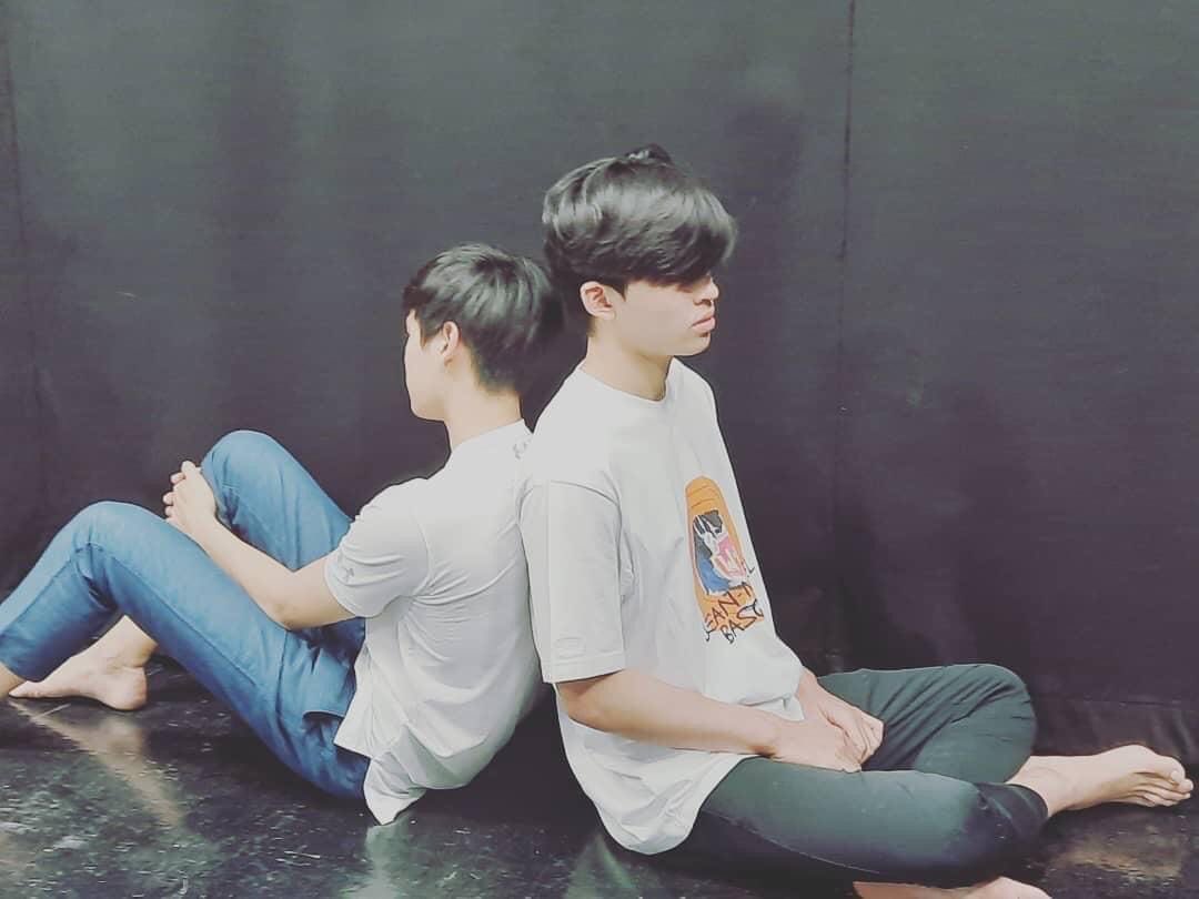 nuravits's tweet photo. WDYM ITS BEEN 6 YEARS?? they are still 17 and 19…. https://t.co/1dDsQmacAF