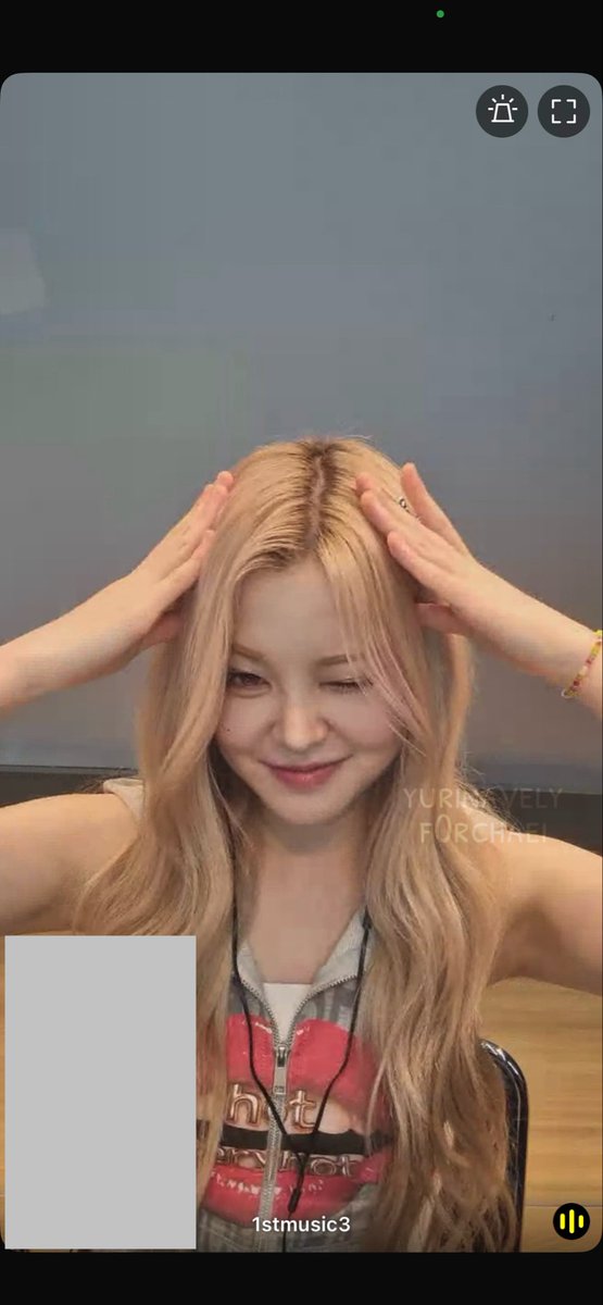 F0RCHAEI's tweet photo. @itoliuhyun LOOK AT HER GO https://t.co/62PwjzMEX0