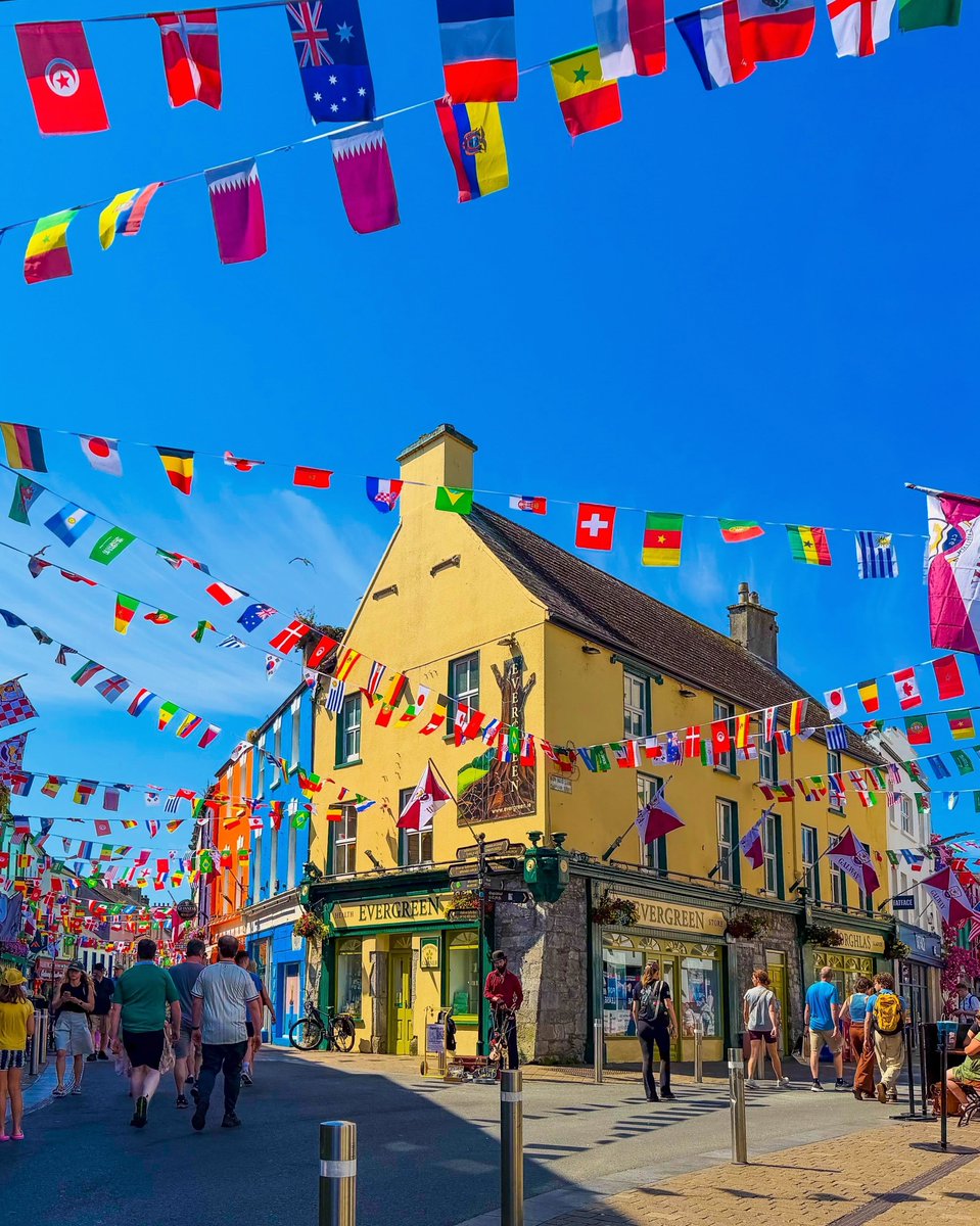 visit_galway's tweet photo. What a class weekend! There's a beautiful blue sky, the Arts Festival is kickstarting, and the place is absolutely buzzing! ☀️💙🎶😍

📸 IG/ mykeld24
📍 Galway, Ireland https://t.co/N60gWItlST