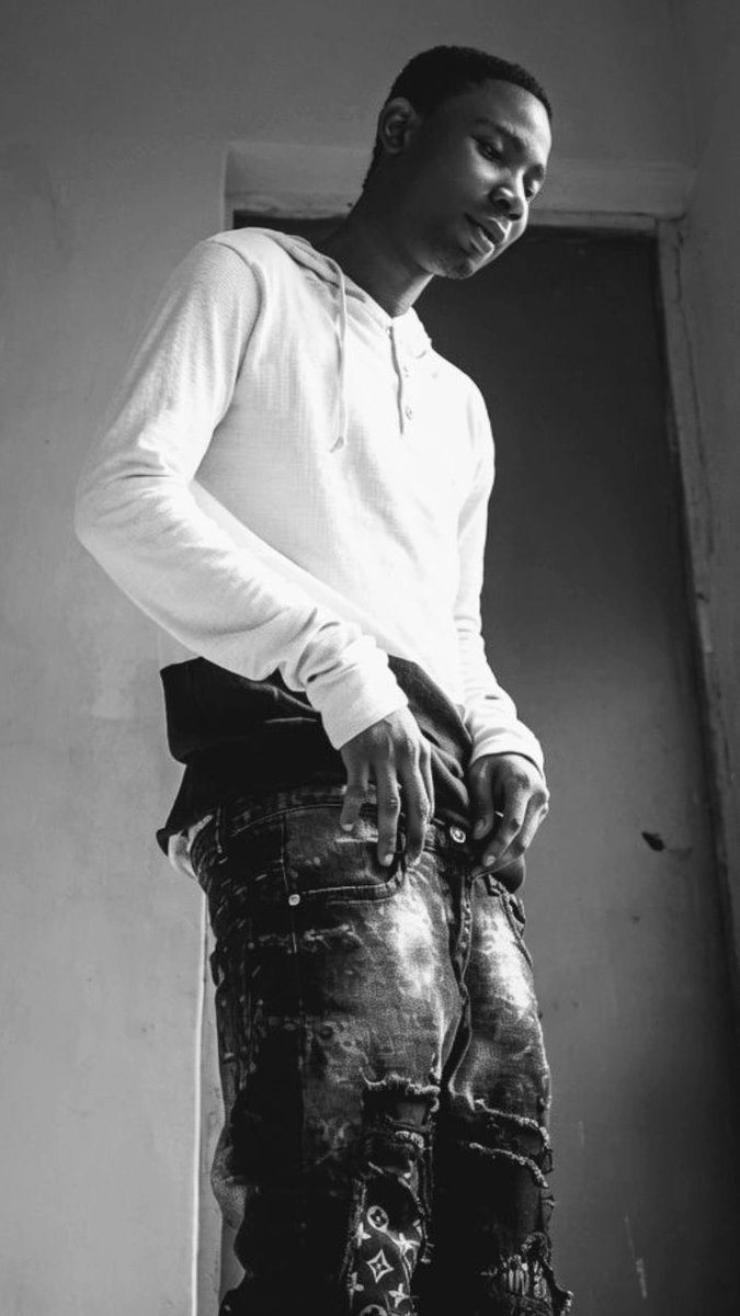 kinglyonboy's tweet photo. COMING WITH A NEW SONG THIS AUGUST!!! https://t.co/zutRGrhnlV