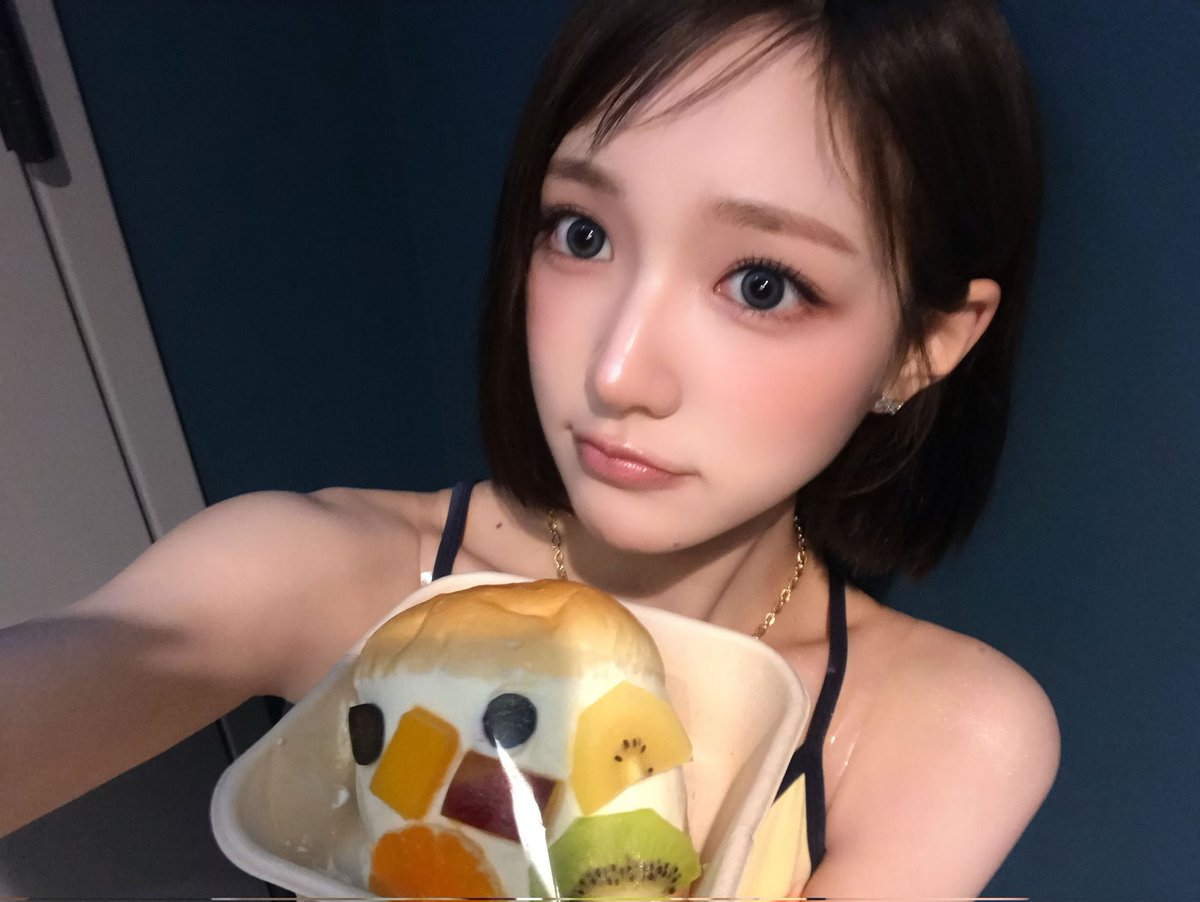 KiiiKiiiFr's tweet photo. — BERRIZ . 12.07.2026

⤷ #JIYU : TiiiKiiis 🤍 Tu as déjeuné ?? Pense à moi beaucoup aujourd'hui aussi, d'accord !! ⋆ ࣪. ₍ᐡ ̳ , ̫ , ̳ᐡ₎ ˖ ࣪⭑  
Qu'est-ce que tu penses des photos !! Je les aime hehehehe lololol  

› 🍓
#지유 #KiiiKiii #키키 #WhoIsKiiiKiii https://t.co/4qMqG6Sluz