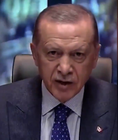 tarikpassha's tweet photo. Tayyip Erdoğan intikamcı bir adam, unutmuyor. Depremde olup bitenleri unutmamışlar.

Özgür Özel de hala hain Kemal sloganını susturma peşinde. https://t.co/SpO9wX8Jet