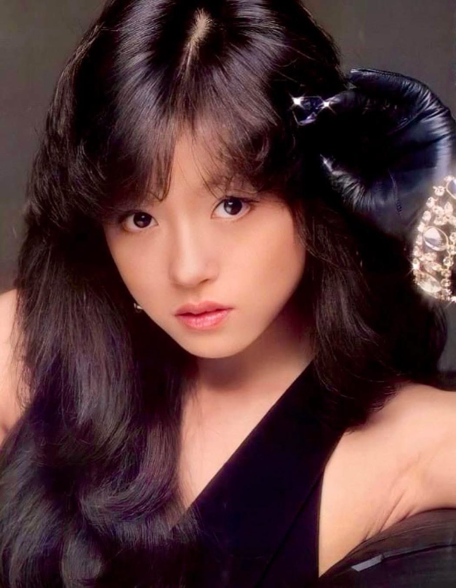 panda19670725's tweet photo. 7/13(月)配信予定🎤

🍀21時

今日は、中森明菜さんお誕生日🎊

最近は笑顔あふれる姿を見れる機会が増えてる明菜さん✨
今夜は、お祝い＆リスペクト💝の気持ちを込めて歌わせていただきます🥂

#カラーシング
#明菜ちゃん誕生日 https://t.co/TJUsK4pOj3