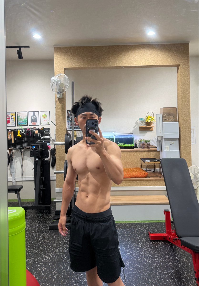 Sportsgfku's tweet photo. 【3ヶ月で−10kg】
効果を実感したものランキング

🥉 効果が薄かった
・有酸素運動

🥈 効果を実感
・朝のウェイトトレーニング

🥇 一番効果を感じた
・朝食と昼食を固定すること

理由は↓ https://t.co/TcOh3HWxVz