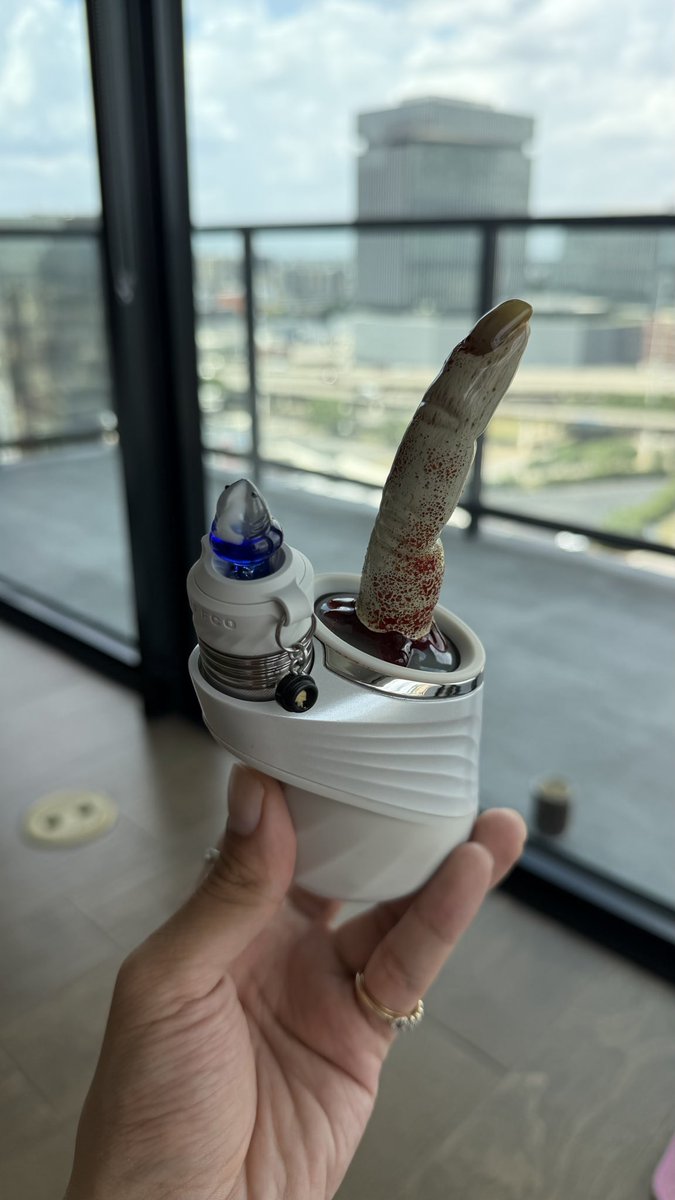 erickkhan's tweet photo. zombie finger dry top 🧟‍♂️ https://t.co/1ujGNtKQNL