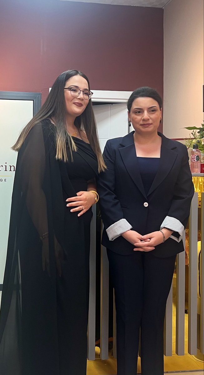 Makbulee_Oruc's tweet photo. 📍Akpiyar Mahallesi 
Karaköprü İlçemizde yeni bir değer! Kadın girişimcimiz tarafından ilçemize kazandırılan işletmenin açılış törenine katılım sağladık. Şehrimize ve yerel ekonomimize katkı sunan girişimcimizi kutlar, bereketli kazançlar dileriz. ✨ #Karaköprü #Açılış #AKKadınlar  #ÜretenKadınlar #Şanlıurfa 

@RTErdogan @EmineErdogan @abuyukgumus @tugbaisikercan 
@bybekirbozdag @tulaykaynarca @hakanaksu058 @farukaytek @milhamigunbegi @ZehraAy063 @sevilcan8 @DndDndar @avorhancelik @AliDemir8914344 @FBozdag63 @AKKADINGM @akkadinsanlurfa @Karakopruak @akgenckarakopru