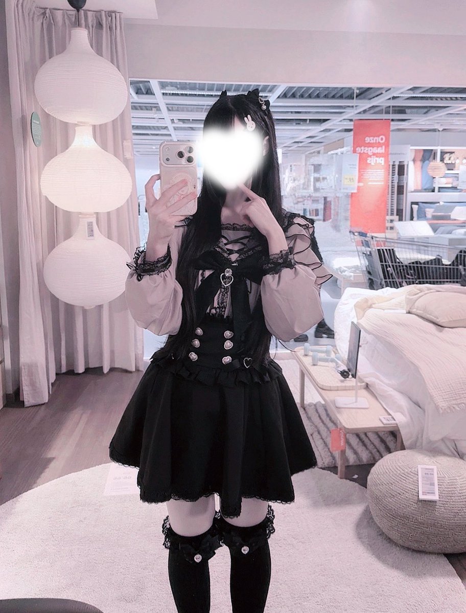 AlluringSecretX's tweet photo. Old pics from ikea trip #ryousangata #jirai #jiraitwt #jiraikei #地雷系 https://t.co/IuHQIFrK1O