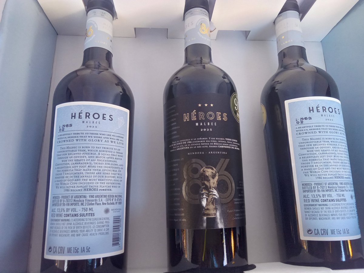 bodegas_vinos's tweet photo. COMO PREVIA DEL PARTIDO VS LOS PIRATAS, TE TRATEMOS UNA CAJA CON LAS 3 BOTELLAS DE HÉROES... COMO NO TE VAS A QUEDAR CON ESTA JOYITA.. POCAS CAJAS!!! CONSULTANOS AL 1151202118.. ENVÍOS SIN CARGO EN CABA Y PARTE DEL GBA.. https://t.co/xON7KYcXKA