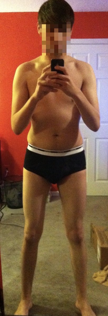 MrPublic10's tweet photo. Throwback to 2015 when I switched back to briefs in college. #briefs #boxers https://t.co/DFWBfNh7Ve