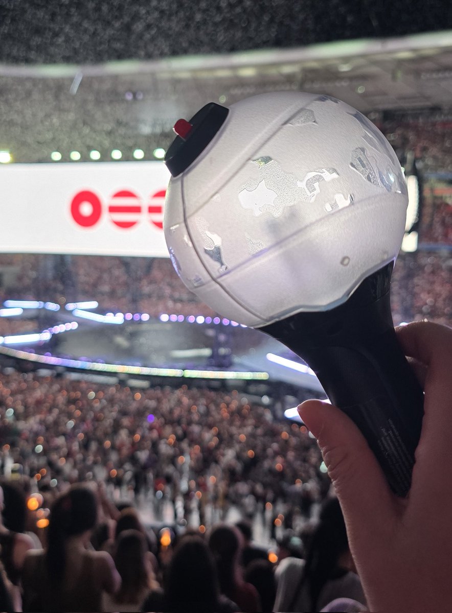 nini⁷ ♡ 🐯 saw BTS 💜 tweet media