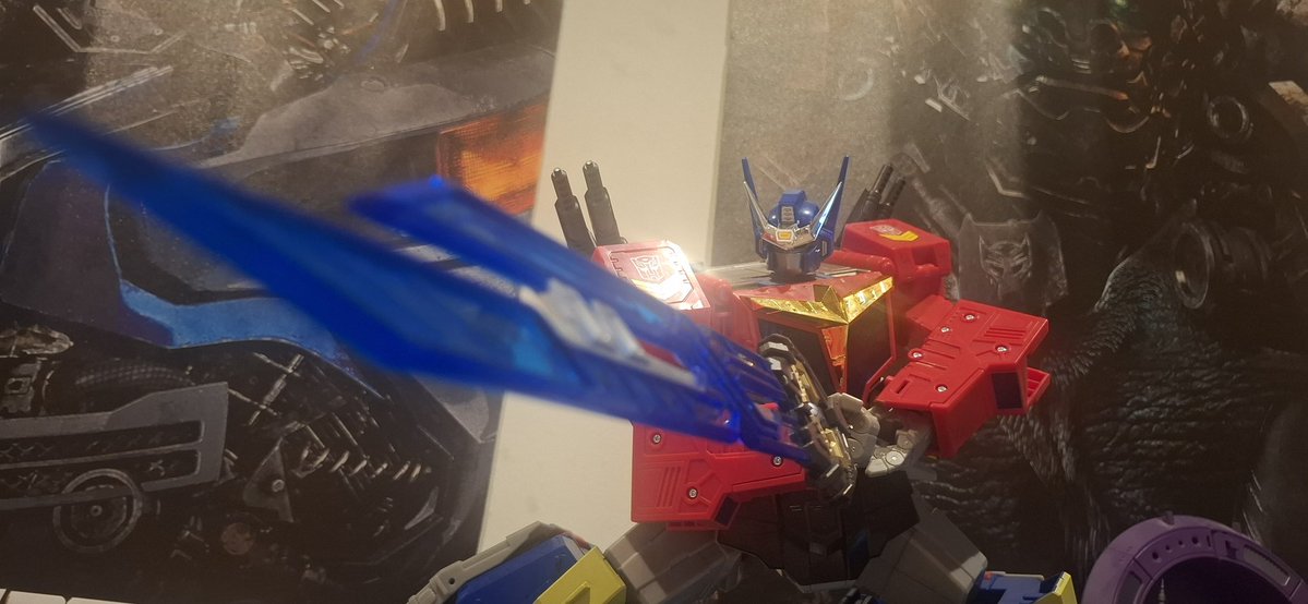 TFScaleGuy's tweet photo. Behold star Optimus prime (the arison) the most powerfull version of are glorious autobots leader who solos almost all of fiction including nerative eaters https://t.co/x63VW0M1nW