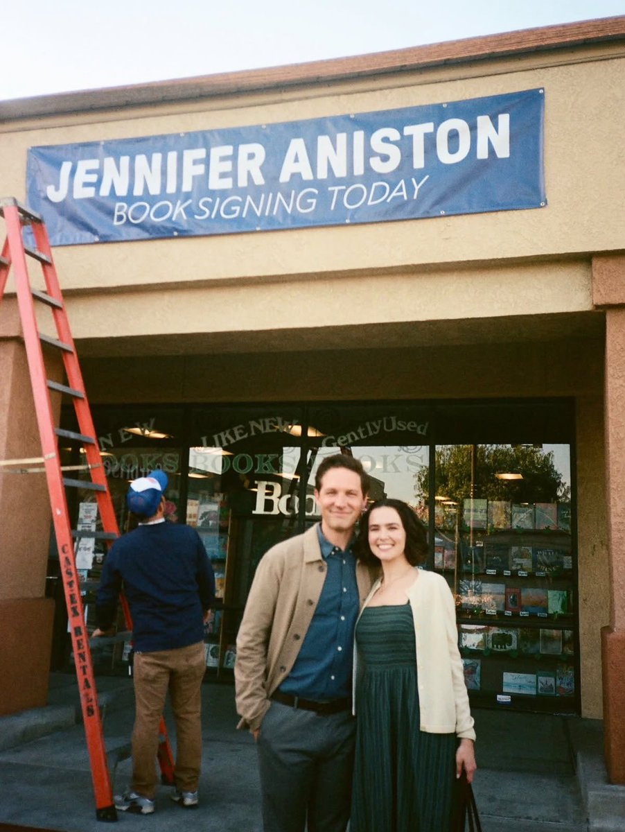 jenanistoworld tweet picture