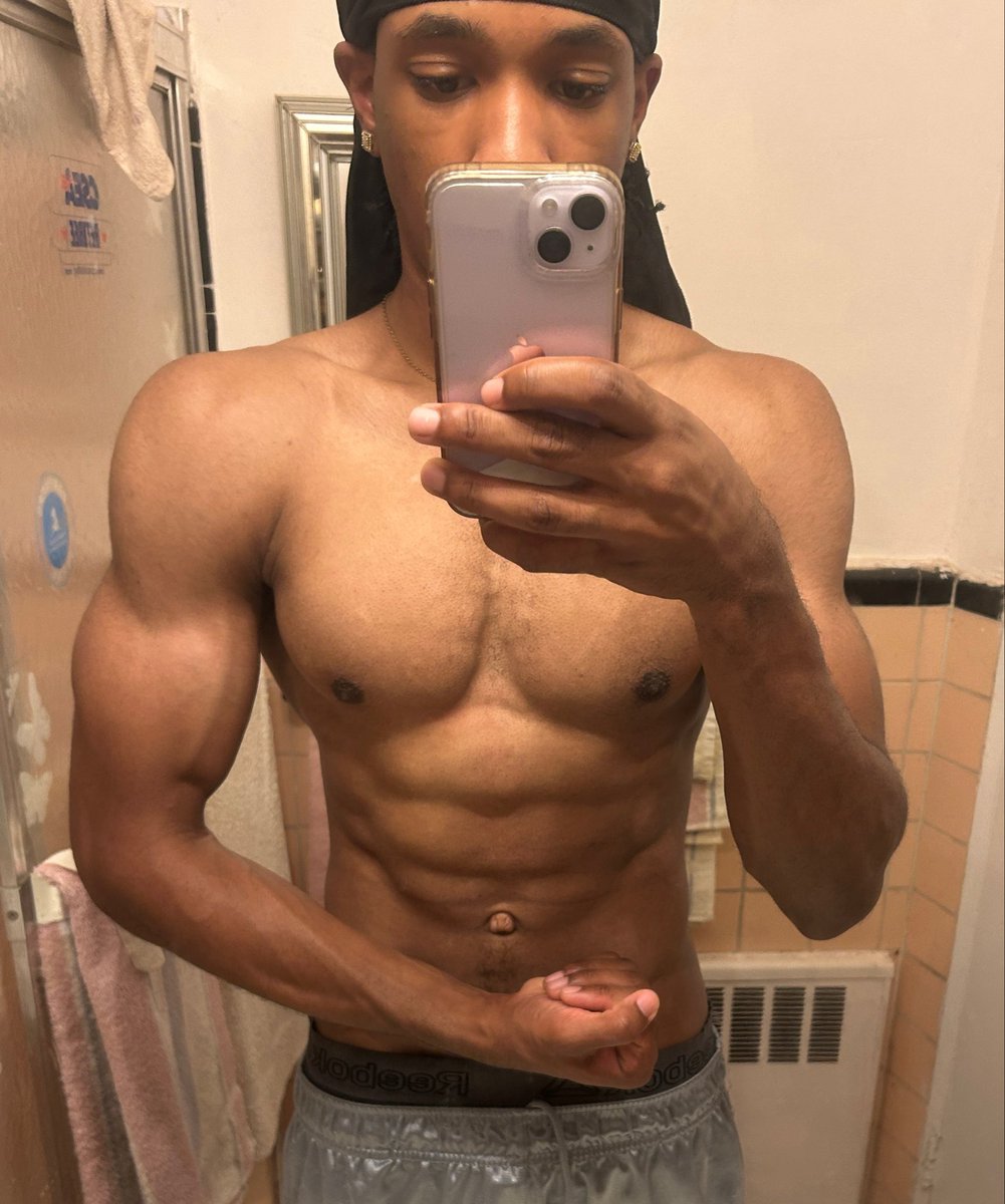 collegeboystink's tweet photo. Serve me #alpha #serve #bbc https://t.co/nlNoCvqzHr