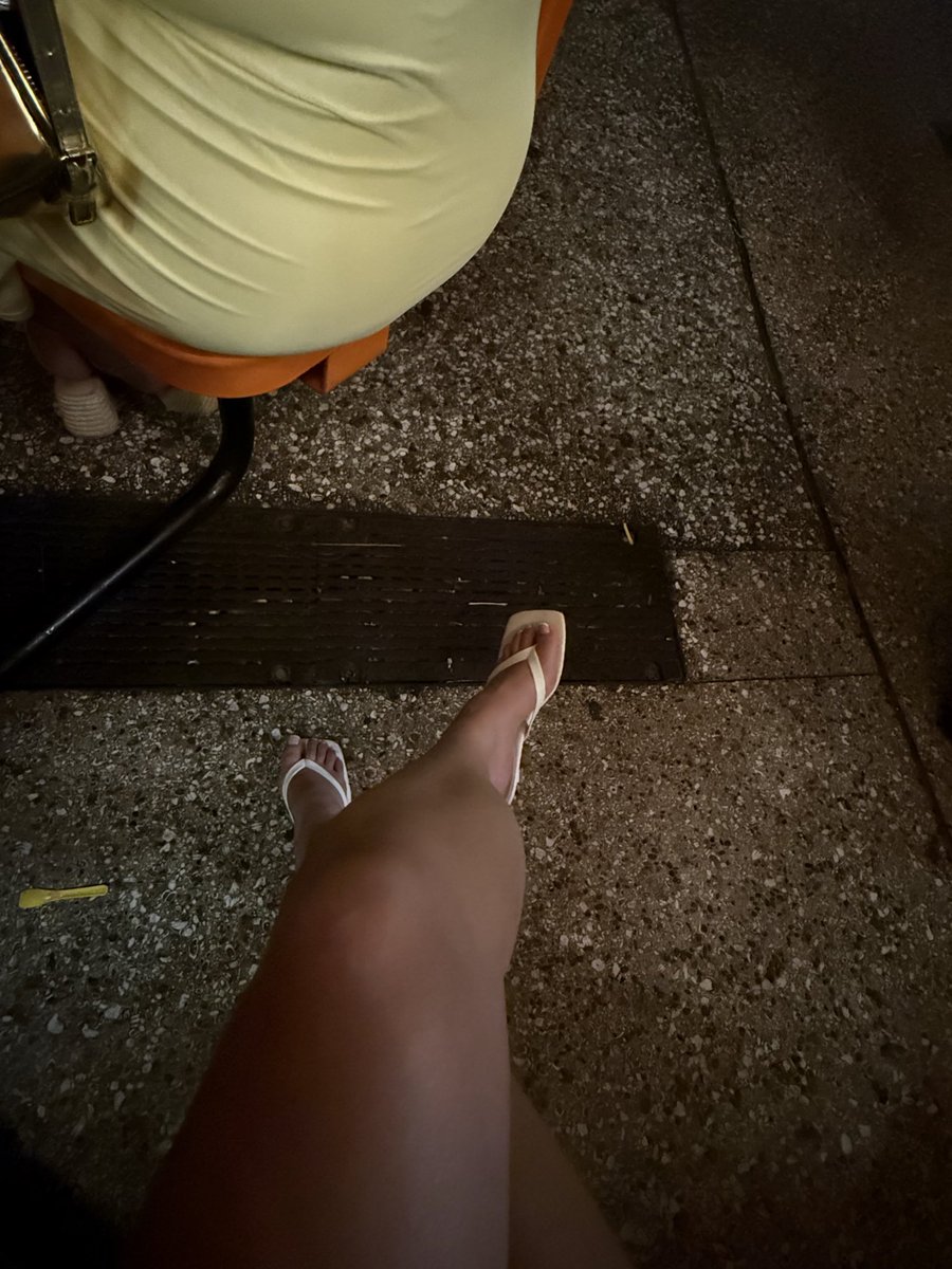 Jsweetoes_'s tweet photo. Who loves feet? 

#feet #feetfetish 
#feetworshi̇p https://t.co/VrqXRYYbJE