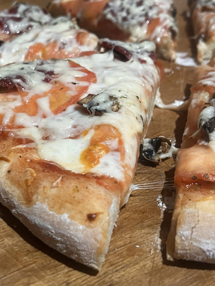mpxdetka's tweet photo. Sooooooo gooooooood #pizza #sex #eat #GodNight https://t.co/ThumAQBrCo