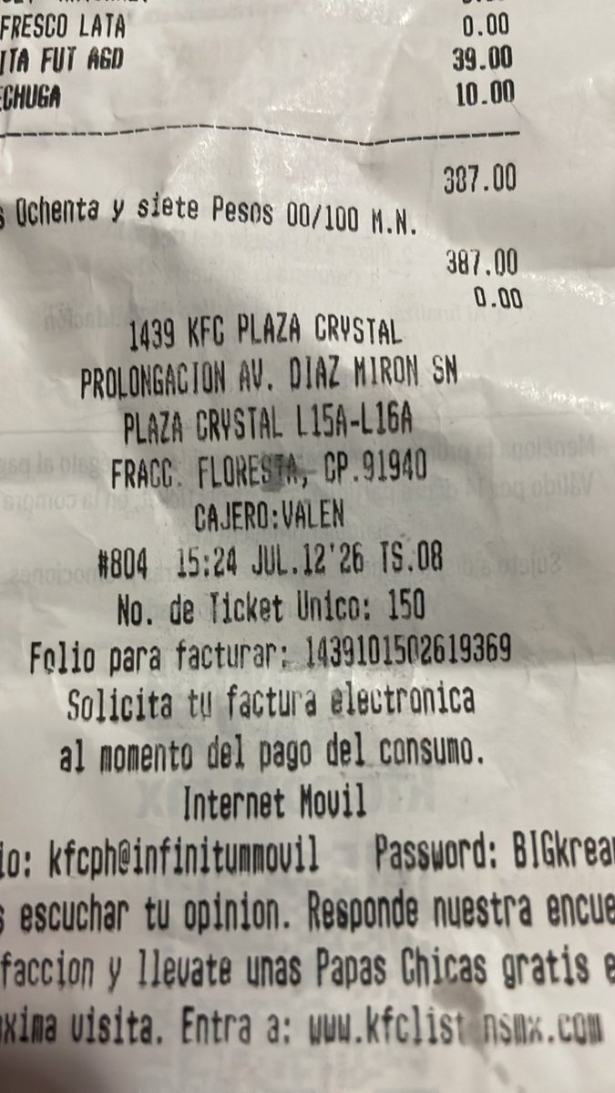 CaraDchile's tweet photo. @KFC_MEXICO neta que me caga cuando uno paga por cambio de pieza y no se lo dan y no es la primera vez pero ya ahora si voy a reclamar no me pusieron mi pechuga de pollo una ala y 3 muslos https://t.co/ACcGHcU7dU