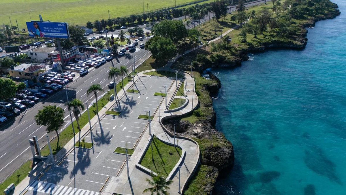 JheysonGC's tweet photo. En Boca Chica y La Caleta las promesas se han convertido en obras.

Bajo el liderazgo del presidente @luisabinader , hoy contamos con:

✅ Contrucción del Parque submarino La Caleta. 
✅Tres estancias infantiles. 
✅ Entrega de hospital con emergencia remodelada y nueva UCI.
✅ Viviendas de bajo costo en Jubey Boca Residence.
✅ Multiuso techado en Andrés.
✅ Techado de la cancha de la Escuela Elvira de Mendoza.
✅ Remozamiento de la Playa de los Pescadores.
✅ Asfaltado de calles.
✅ Elevado y vías marginales de Andrés-Boca Chica.

Cada obra significa más desarrollo, más oportunidades y una mejor calidad de vida para nuestra gente.

Seguimos avanzando.

#HonramosALuis #LegadoAbinader #ObrasQueTransforman