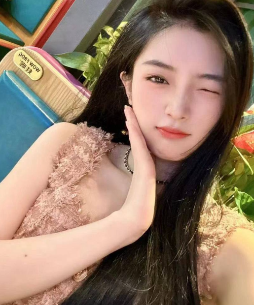 JordBri's tweet photo. 上师大清纯校花私下视频反差炸裂

邓乔馨不雅视频曝光，主动口交吃肉棒，太骚了

 #网红 #人设崩塌 #吃瓜 #双面人设

完整合集：

https://t.co/YISRzc5sGN https://t.co/3QCGuUCHch