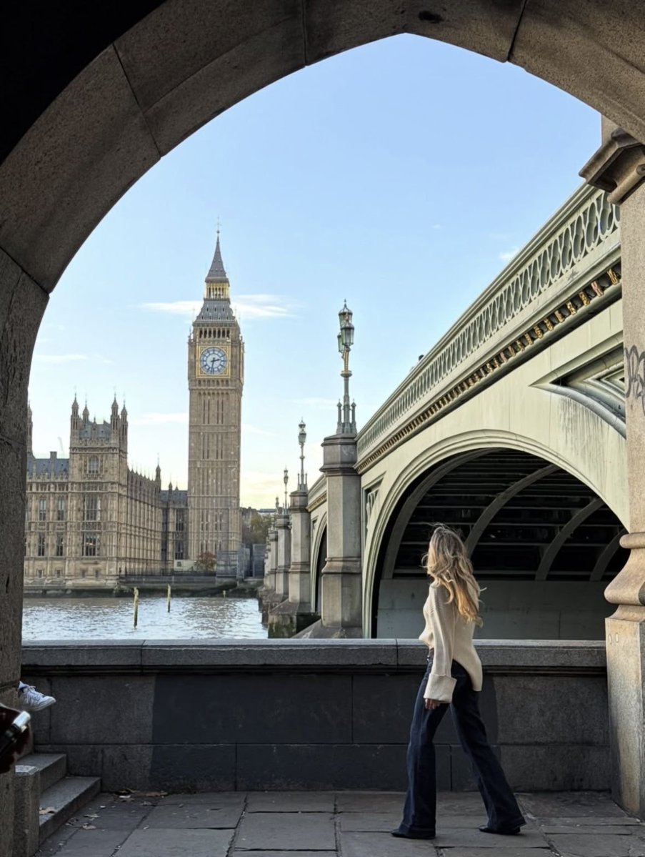 LiliOnen's tweet photo. 🌆🇬🇧 A Day in London 
-Interactive Thread

#interactivethread #interactivepoll #london https://t.co/OpaCepCAgY