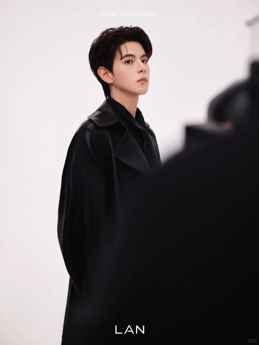 hannawithanh_'s tweet photo. CAN HE LET ME BREATHE FOR A SEC????

#lyusitong #aylio https://t.co/U5ONWHQZ5q