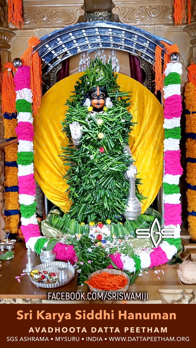 SgsSwamiji's tweet photo. Betel Leaves Alankara for Sri Karya Siddhi Hanuman at Avadhoota Datta Peetham, Mysuru.

श्री कार्य सिद्धि आंजनेय स्वामी का पान के पत्ते से अलंकार, अवधूत दत्त पीठम, मैसुर.

#BhajarangBali #anjaneya #Hanuman #rama #sgsswamiji https://t.co/3sw4WJZ0ON