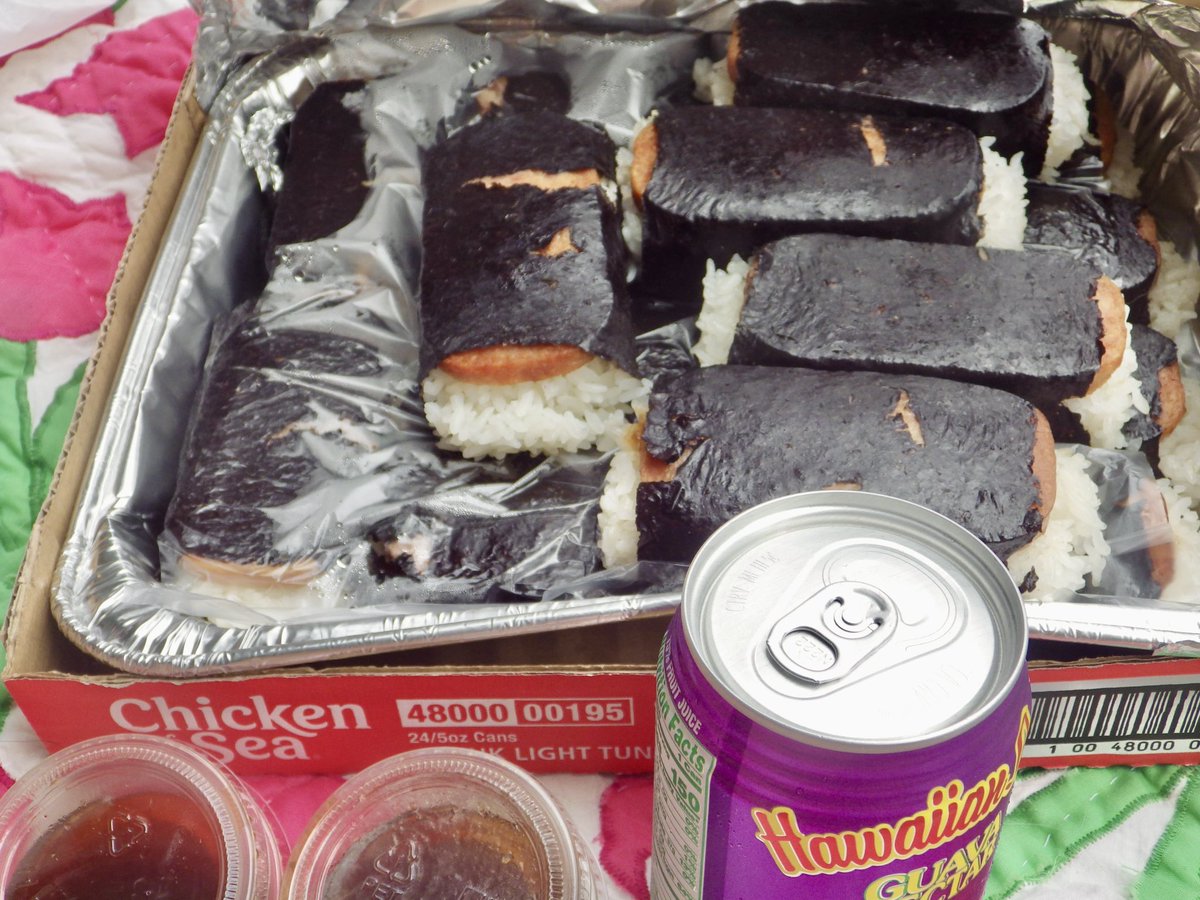 hurtzom's tweet photo. spam musubi and pool with bffs today :3 https://t.co/zML0WyS7CA