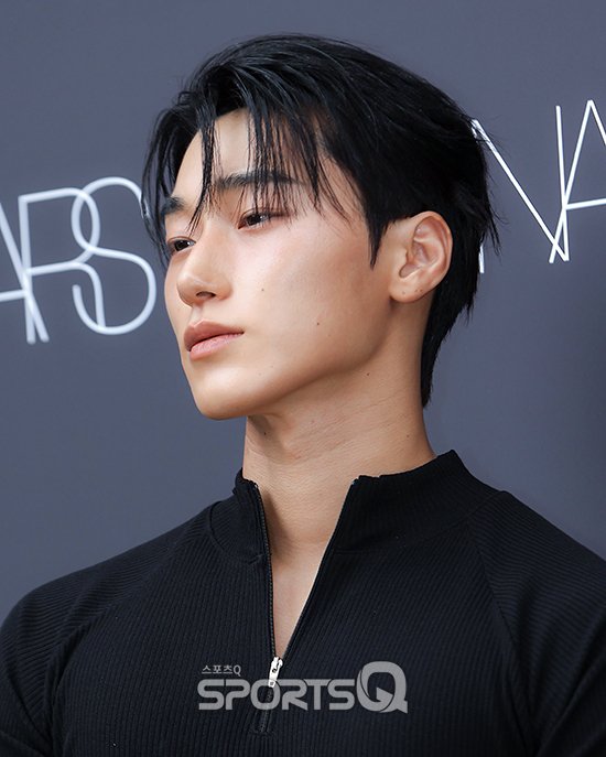 allforsan710's tweet photo. @NARSCosmetics @musinsaofficial 2. Sculptural side profile
https://t.co/BiU3f4zhhe
3. Strong heart
https://t.co/gm5MdmuZbC
#CHOISAN #산 #SANxNARS 
@NARSCosmetics @musinsaofficial https://t.co/zaxTUDG2Nd