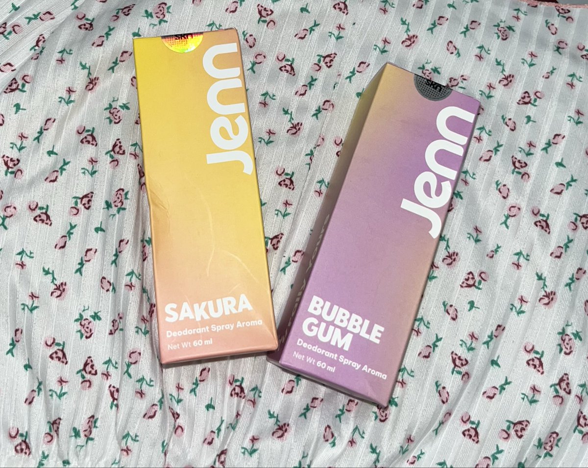 bismillahwml_'s tweet photo. Selaluuu stok nii produkk karenaa sebagus ituuu🥰🥰

Sekali semprot, langsung auto wangi! Kaloo aku suka Sakura yang fresh atau Bubble Gum yang manis. 

#naturallyyours
#jennskin https://t.co/peZuPk4Inc