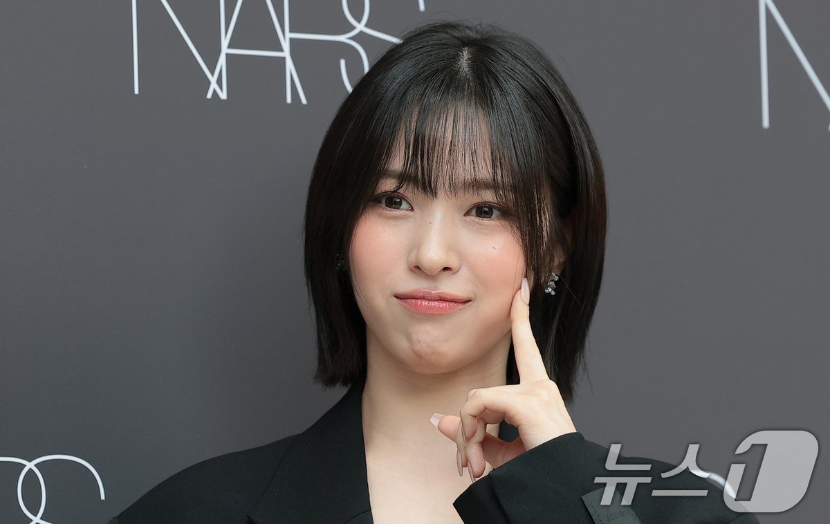 SRJ_Global's tweet photo. 260713 #RYUJIN #류진 

🔗https://t.co/BGVnYegIiZ
🔗https://t.co/C52RFrjvap
🔗https://t.co/syA6f4BClZ
🔗https://t.co/6iSH5cKAKS

RYUJIN FOR NARS 
#RYUJINxNARS https://t.co/w4dkSiWUZM