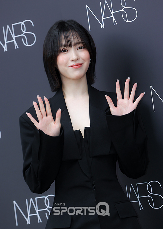 SRJ_Global's tweet photo. 260713 #RYUJIN #류진 

🔗https://t.co/N2etqHV914
🔗https://t.co/x8XvVz5feo

RYUJIN FOR NARS  
#RYUJINxNARS https://t.co/RbnG8SgF5G