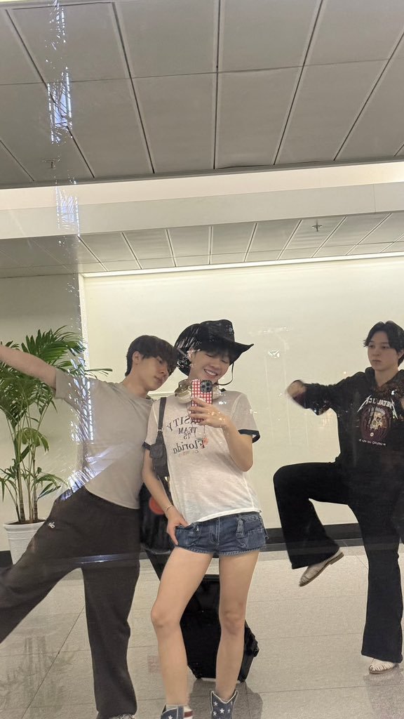 _sheeba_j's tweet photo. Nobody said "pose normally"😂
IGs/ #Cooheart
#บาสเด็กอ้วนที่แท้จริง #bbasjtr
#oattrt https://t.co/7piBmUE1Ei