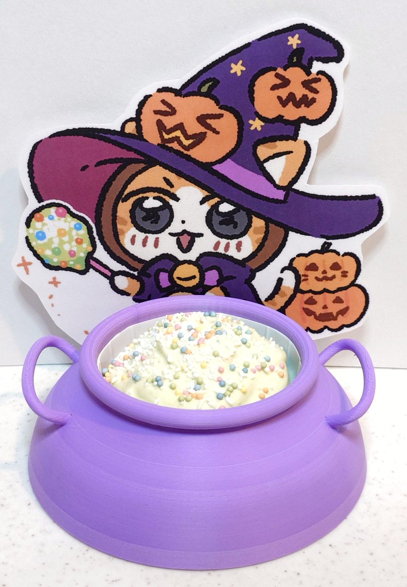 今日、7月19日は #知育菓子の日 ですニャ！！ という事で、 こっそり