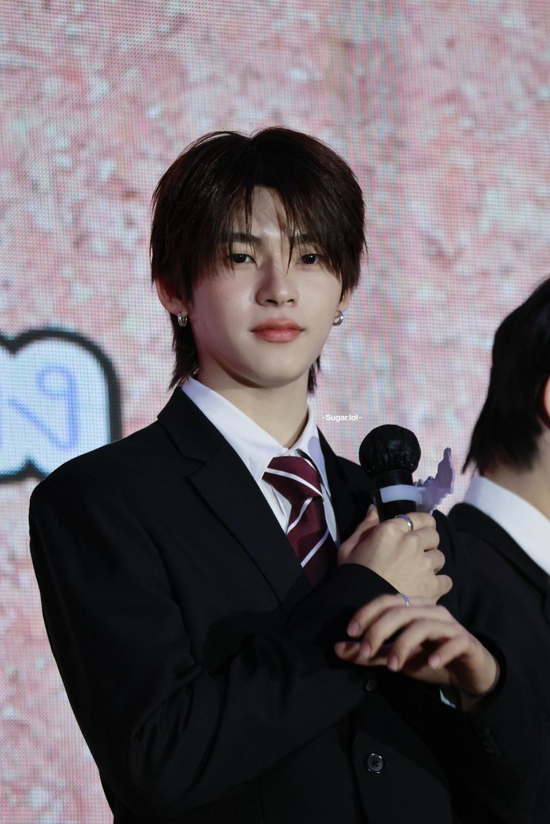 Sugar_lol_'s tweet photo. 2026.7.11

หล่อมากขนาดนี้เหรอ🥲🥲🥲

#teeteepor 
 #SummerDateWithTTP https://t.co/fp0vYb1u4o