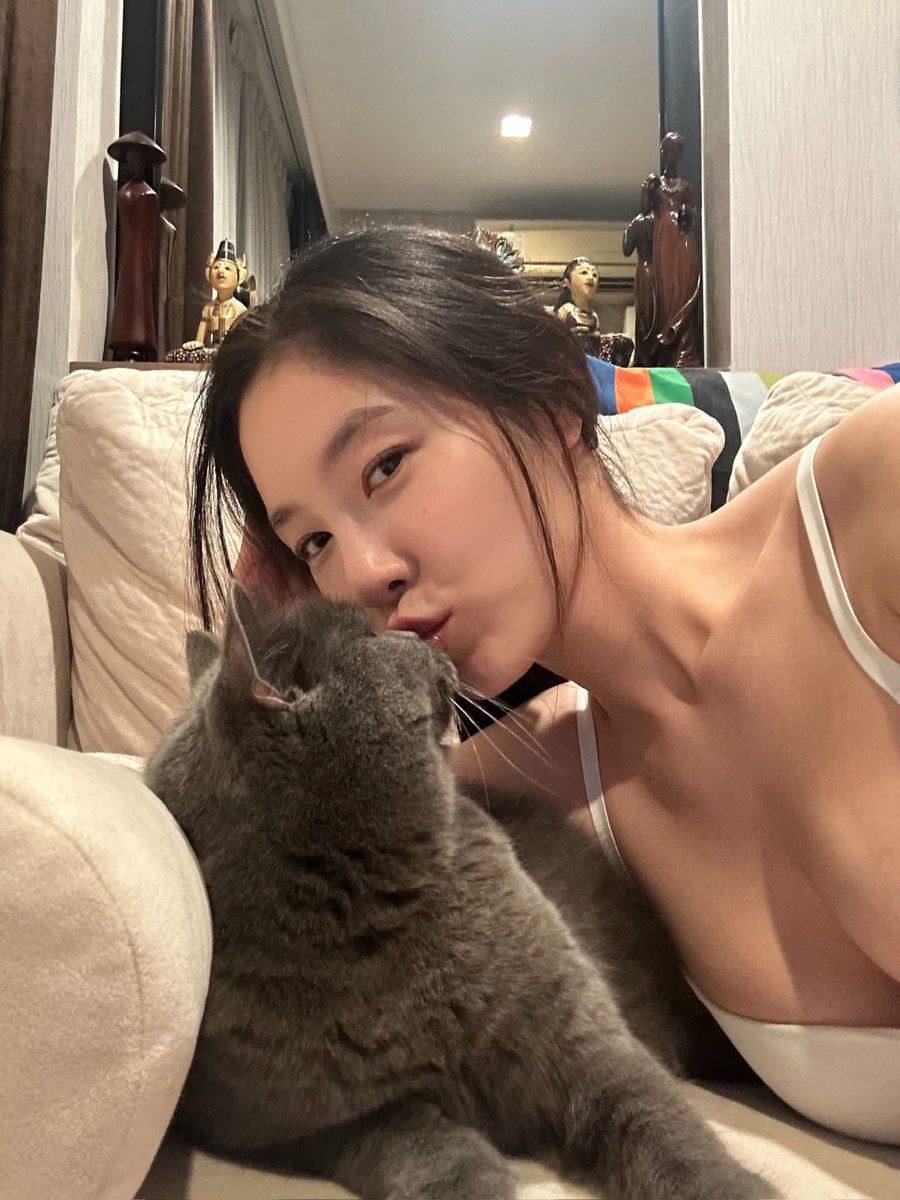 VIKASHS65188601's tweet photo. อยากเห็นเวอร์ชั่นเต็มมั้ย 🔥 👀💞 https://t.co/PJvfUw3gMz