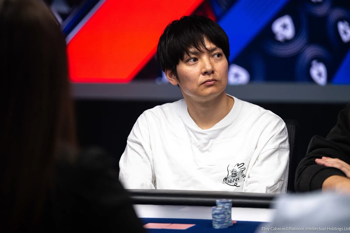 PokerMedia_L3's tweet photo. 【WSOP速報】
Tomohiro Kamikawaさんが残り41人で奮闘中！🔥

3,668人参加→残り41人、参加費約48万円
優勝賞金約1.9億円
『Mid-Stakes Championship NLH』Day3

Tomohiro Kamikawaさん
1.4M / 17BB

日本勢リザルト

Kotaro Nakayama / ティル太郎さん(@nikukochan)
68位 / 賞金約290万円

Atsuhito Kitaさん(@atsuhit0)
86位 / 賞金約210万円

Kenta Miyoshi / KENTSさん(@KENTS_OSU)
113位 / 賞金約160万円

Kamikawaさん、ここからFTへ！🔥

#WSOP #ポーカー