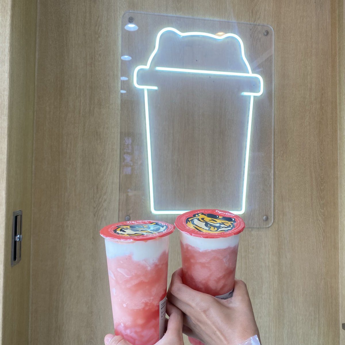 m_yanaka's tweet photo. 仲良しちゃんとモーニングからの
友が行きたがったお店の
スイカ🍉ジュース🥤
チーズスイカとかなんとか https://t.co/etEbq8V8NM