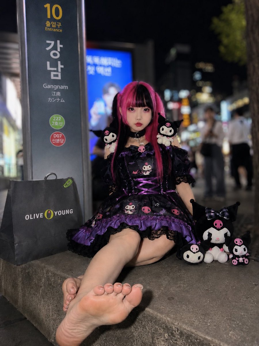 freyafoxtv's tweet photo. Did you call for Japanese kawaii DJ who loves kuromi?

What city should I DJ in next and would you come to the meet in greet?

I’ll offer exclusive experiences hehe https://t.co/OeqY2oPofe