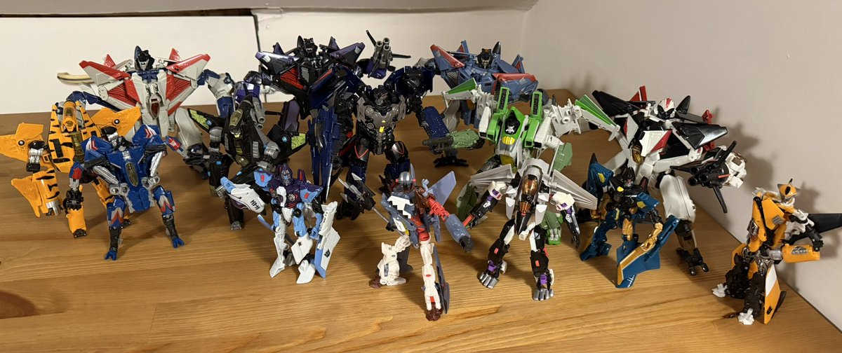 ForProgress_'s tweet photo. @TFHypeGuy You mean this fella? Love my squadron of random bayverse seekers https://t.co/ogmUlcShyW