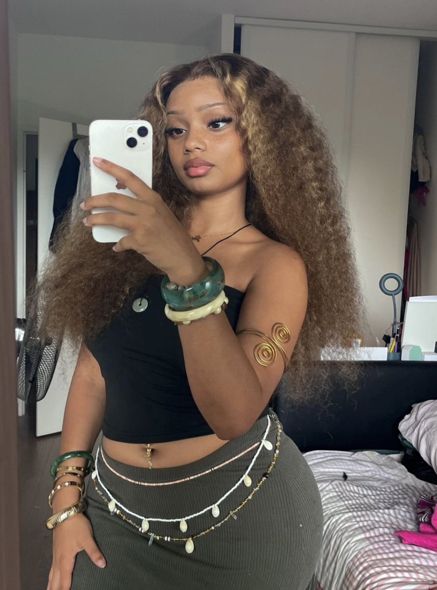 S.H.O.N🦋 tweet media