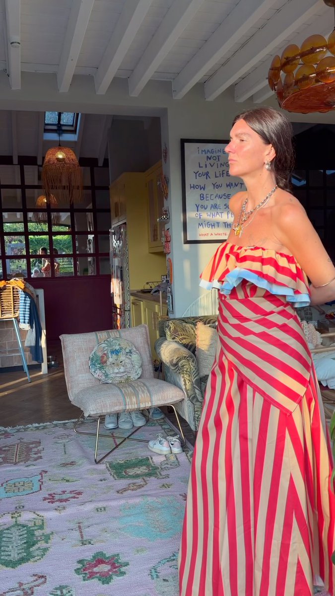 lucyaylen7's tweet photo. Outfit 127 of 365 🌞 Bump’s first work trip 😎 #ibiza #summerlook @casadaarquzqdr https://t.co/G5SJH3Endo