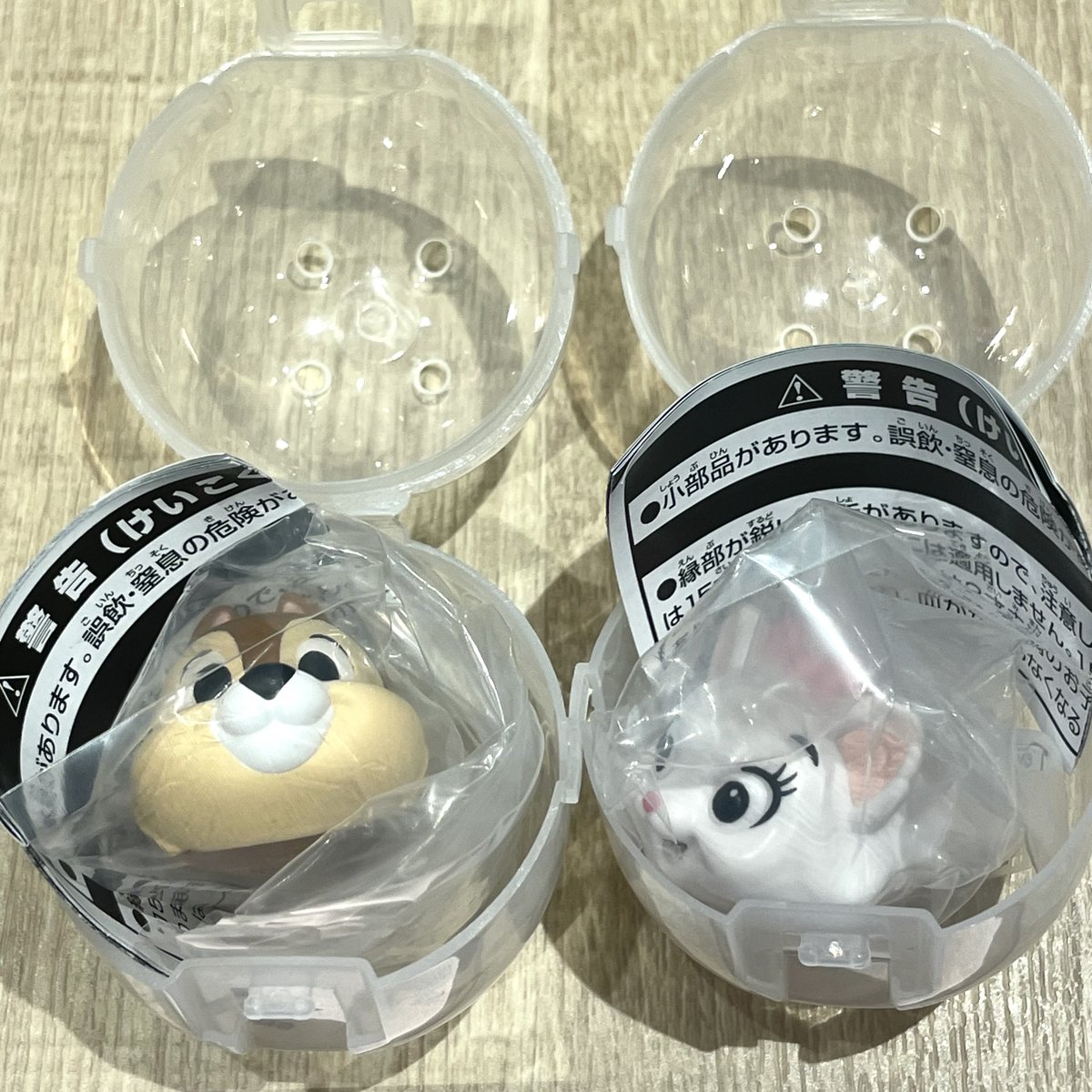 torihiki_oshi's tweet photo. ディズニーキャラクター ファッションリング カプセルトイ 交換

譲:チップ、マリー
求:デール、クラリス

郵送希望
検索からもお気軽にお声掛けください https://t.co/3TAE4Reitu
