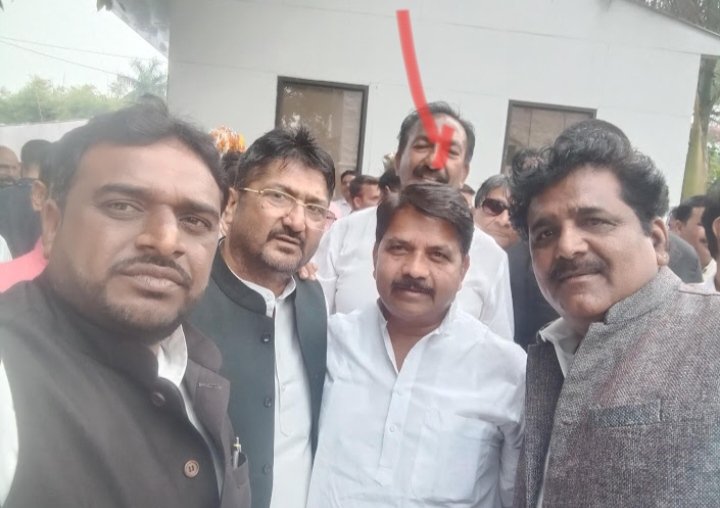 DevrajThakur_'s tweet photo. मध्य प्रदेश के पूर्व गृह मंत्री,  निमाड़ की शान , जनप्रिय नेता , सरल  व्यक्तित्व के धनी, माननीय बाला बच्चन जी को जन्मदिवस की हार्दिक-हार्दिक बधाई शुभकामनाएं उत्तम स्वास्थ्य एवं दीर्घायु  की कामना करते हैं ।
#प्रदेश #महासचिव #देवराजसिंह ठाकुर
 मध्य प्रदेश किसान कांग्रे
#Balabachan https://t.co/wYMgsUlWbu