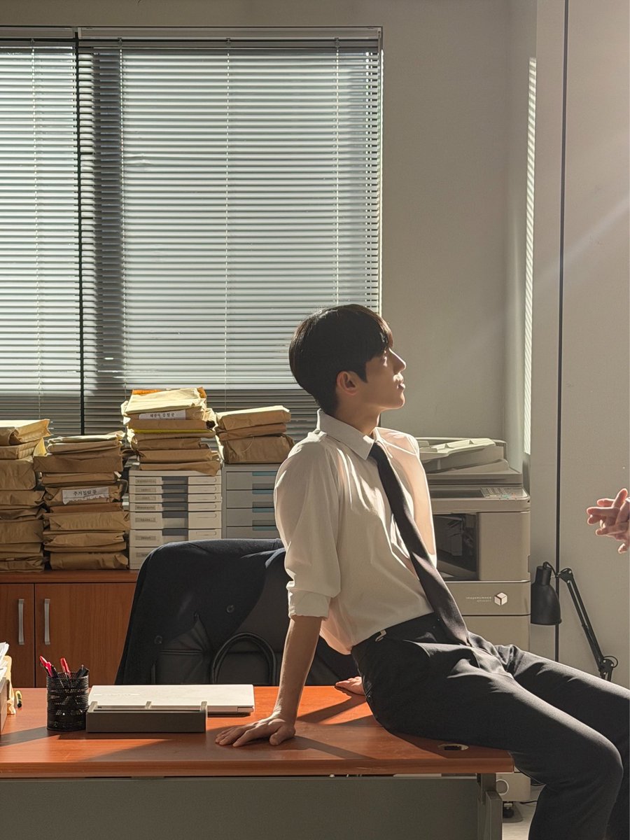 Eleven0167's tweet photo. 这就是检察官说的身材控吧，完全魅魔来的！
#검사실의제안 #TheProsecutorsProposal #检察官的提案 https://t.co/R5MrnTQVFq