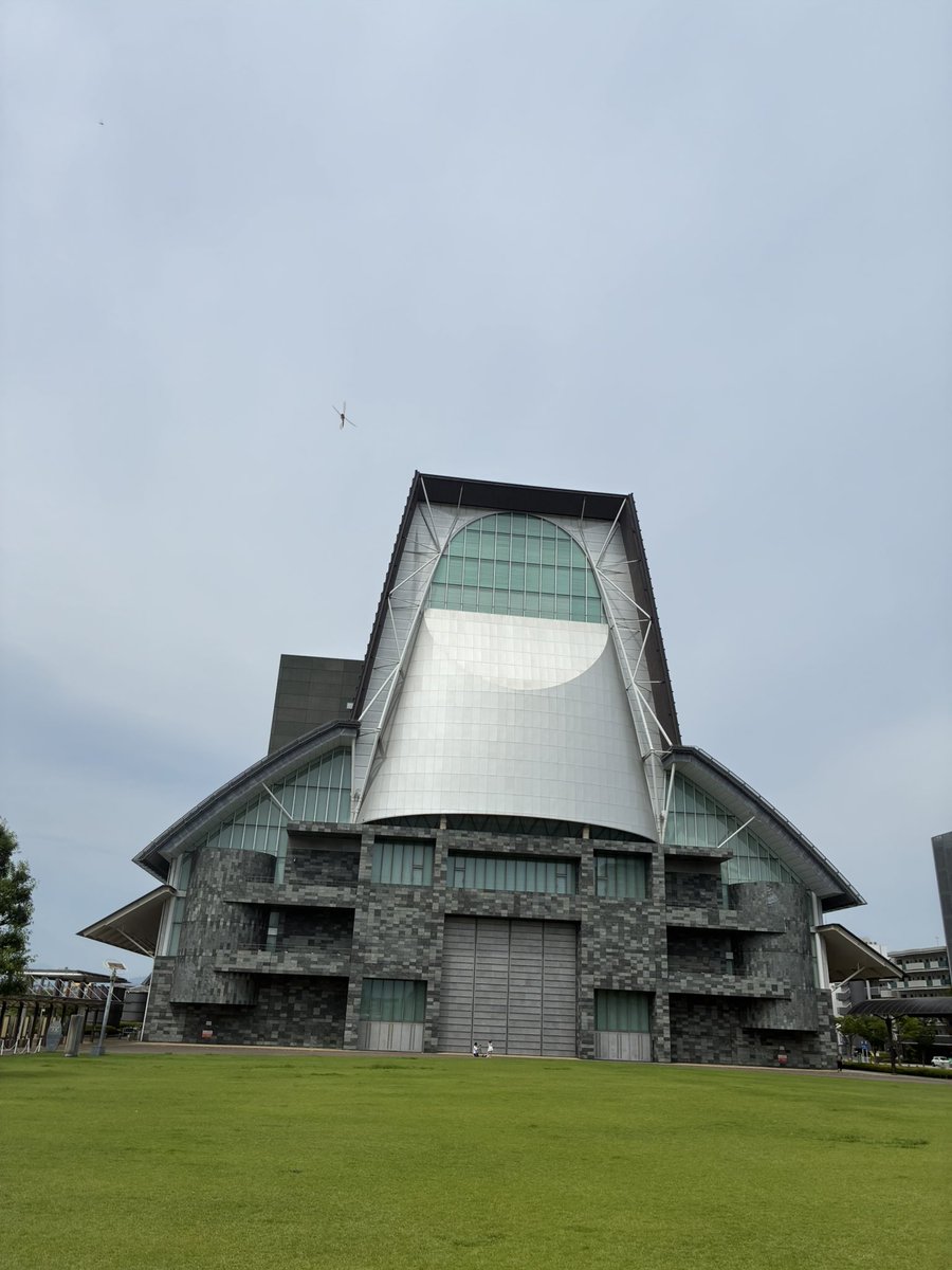 ChampKoji's tweet photo. こんにちは🍀*゜
今日は曇り空の東京です☁️昨日は静岡グランプリで教え子が準優勝する事が出来ました🥈
今日は休みにして石神井公園でリラックスしてます⛲️
みなさんもリラックスして素晴らしい日にしてください🙏✨ https://t.co/cEs3wHRcAb