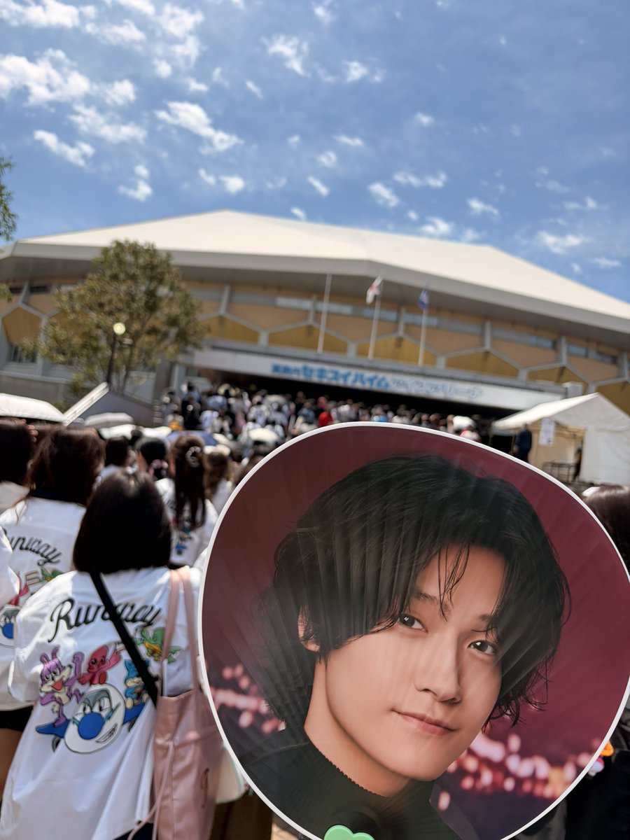 sanochen___313's tweet photo. ああ、終わっちゃったのね。
AぇもAぇ担もお疲れ様でした！
わたしは相変わらず、遠征なしの地元公演のみの参戦でしたがたったの２公演でも充分幸せをもらいました。
わたしのありがとうにありがとうと返してくれた晶哉くん、本当にありがとう。
Aぇ! groupが大好きだ💜💙❤️💚
#Runway https://t.co/tVJQxjYHIS