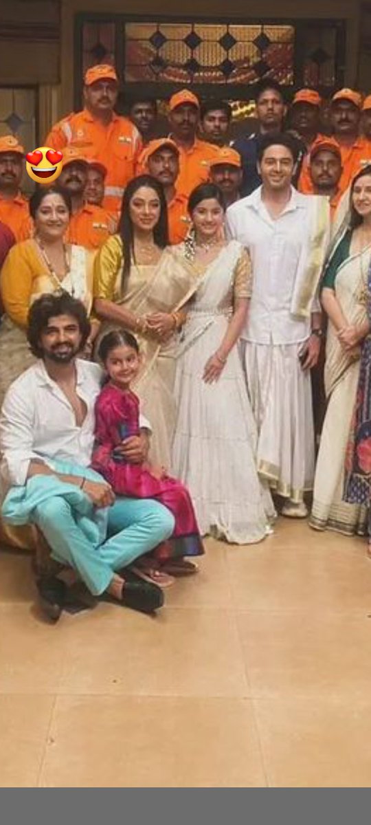 EnjoyLife_Peace's tweet photo. This #MaAnDay is Double Dhamaka Also Its Our #AnupamaaAnniversary Hearty Congrats #DKP Entire Cast,Crew of Team #Anupamaa Show for Completing Glorious 6 Years Successfully🤝Bring Back Our #AnujKapadia #MaAn Everyday feels incomplete w/o them💯
#RupaliGanguly #GauravKhanna #GauRup https://t.co/rROXWF5zPL