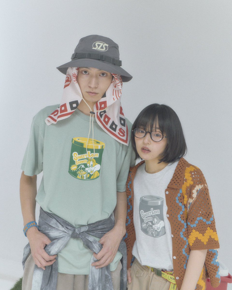 今夜20時〜】 #ラブシャ 公式Instagramでオフィシャルグッズを紹介する